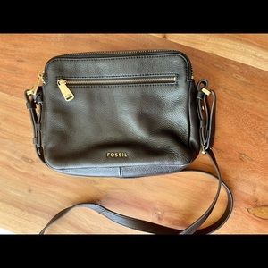 Fossil Crossbody. Black